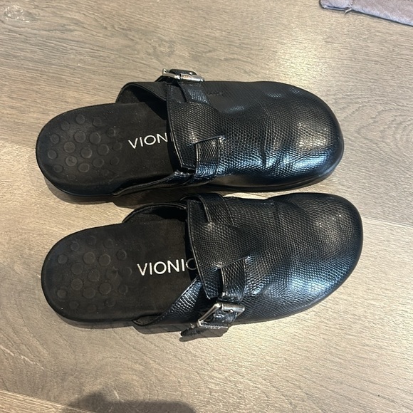 Vionic Mallory Clog Black Embossed Slip-on Mule Women’s Size 6 - Picture 16 of 17